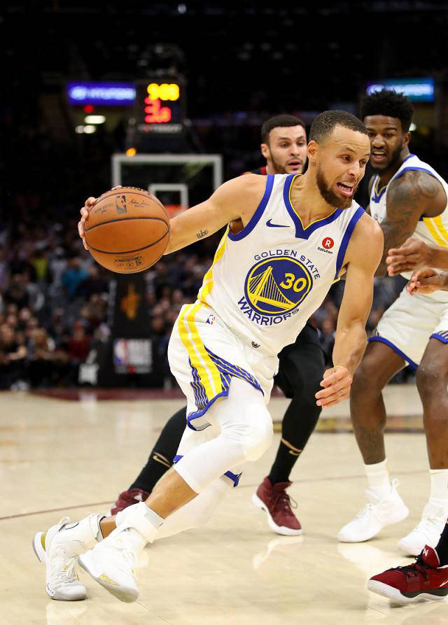 关于勇士队面对强敌,主帅强调团结拼搏的信息 关于勇士队面对强敌,主帅强调团结拼搏的信息