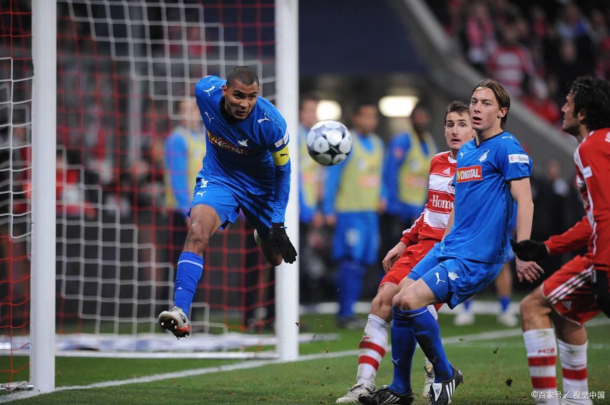 包含斯图加特球员表现不佳，面临改变阵容压力的词条