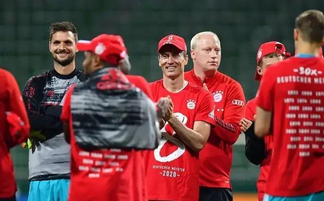 -包含不莱梅客场告捷，继续保持高位稳定表现的词条