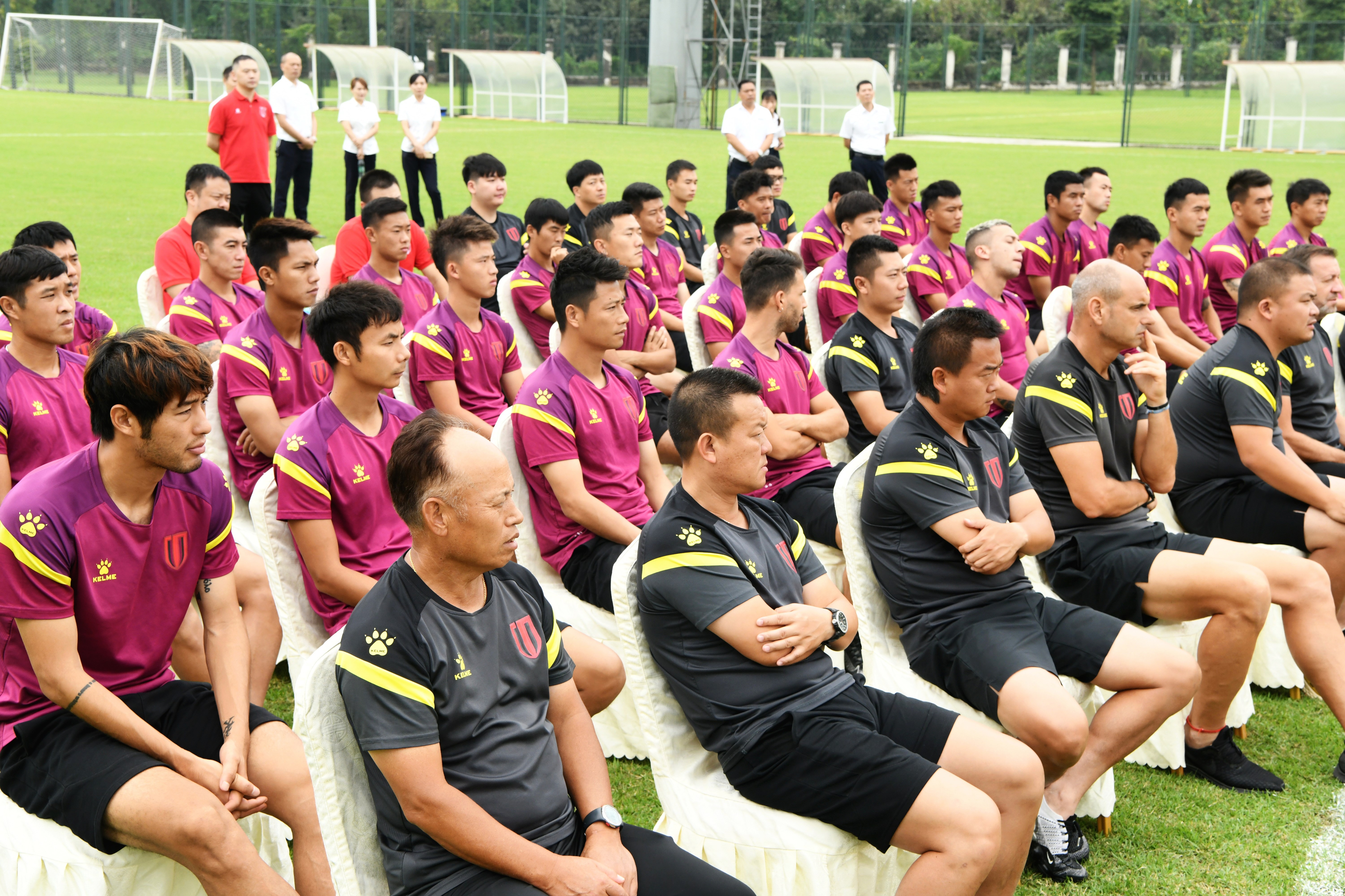 爱游戏入口-赛季末段战情告急，球队必须全力以赴面对挑战