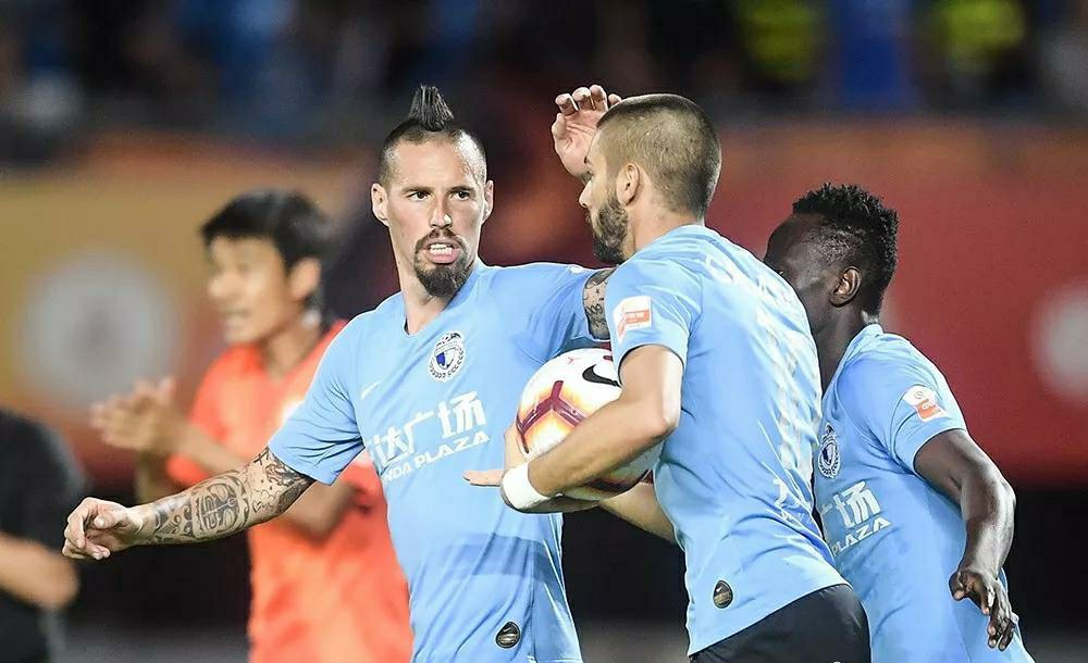 大连一方不敌河南建业，面临困境