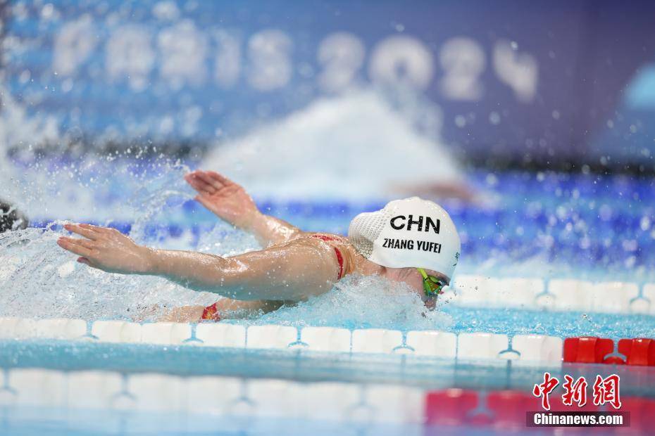 包含游泳蝶泳女子决赛选手速度惊人的词条