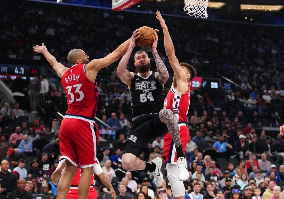 爱游戏入口-快船闯入前四，复兴封锁内线挑战