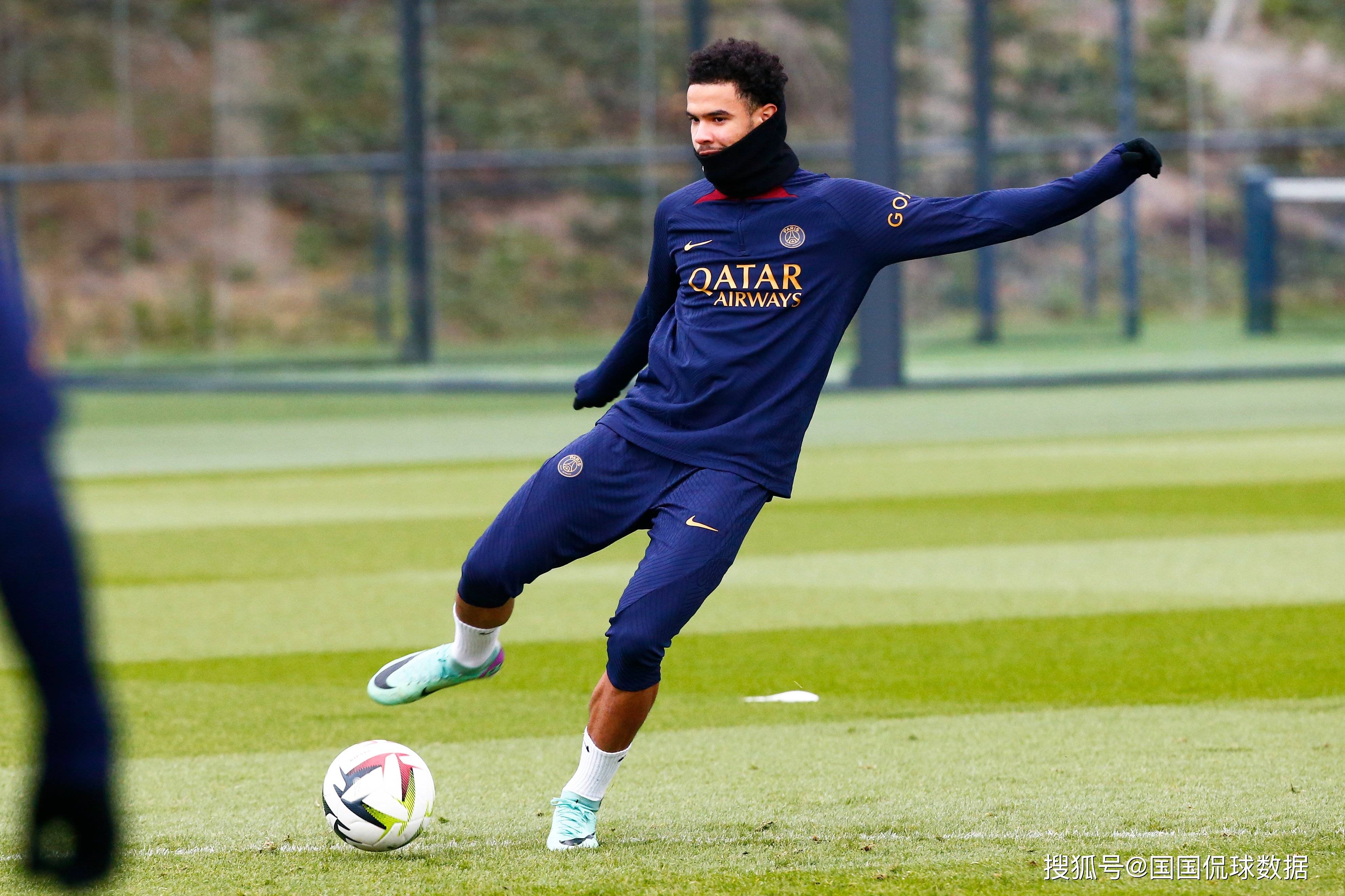 巴黎圣日耳曼球员为下场比赛做好准备的简单介绍