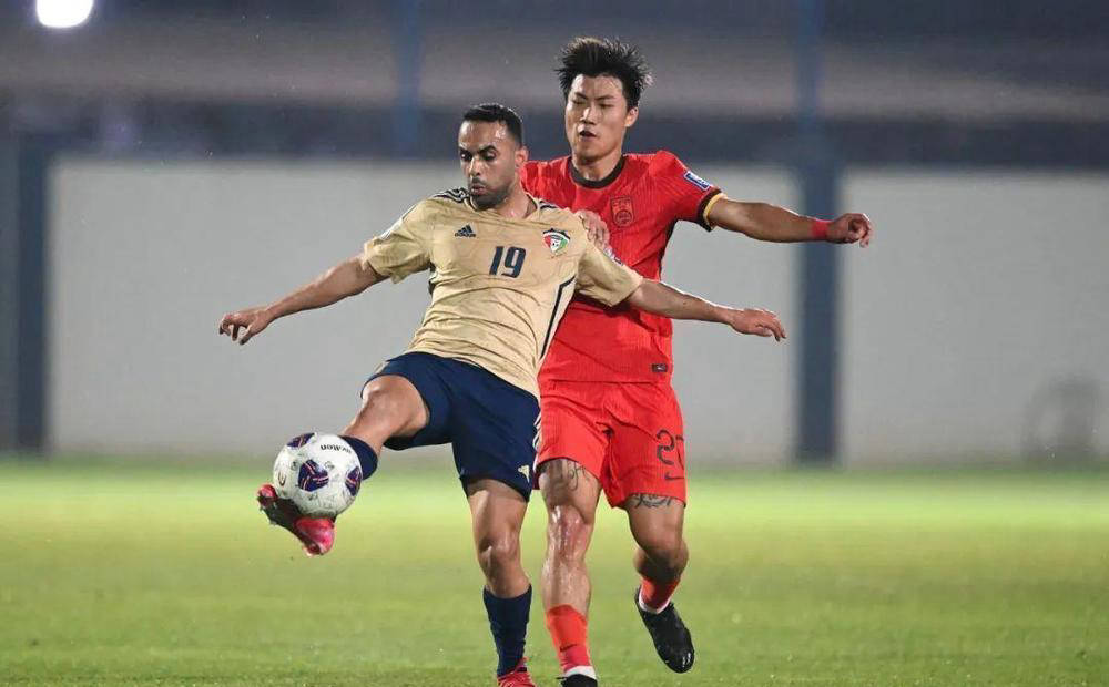 比赛临近，球员情绪高涨备战紧张