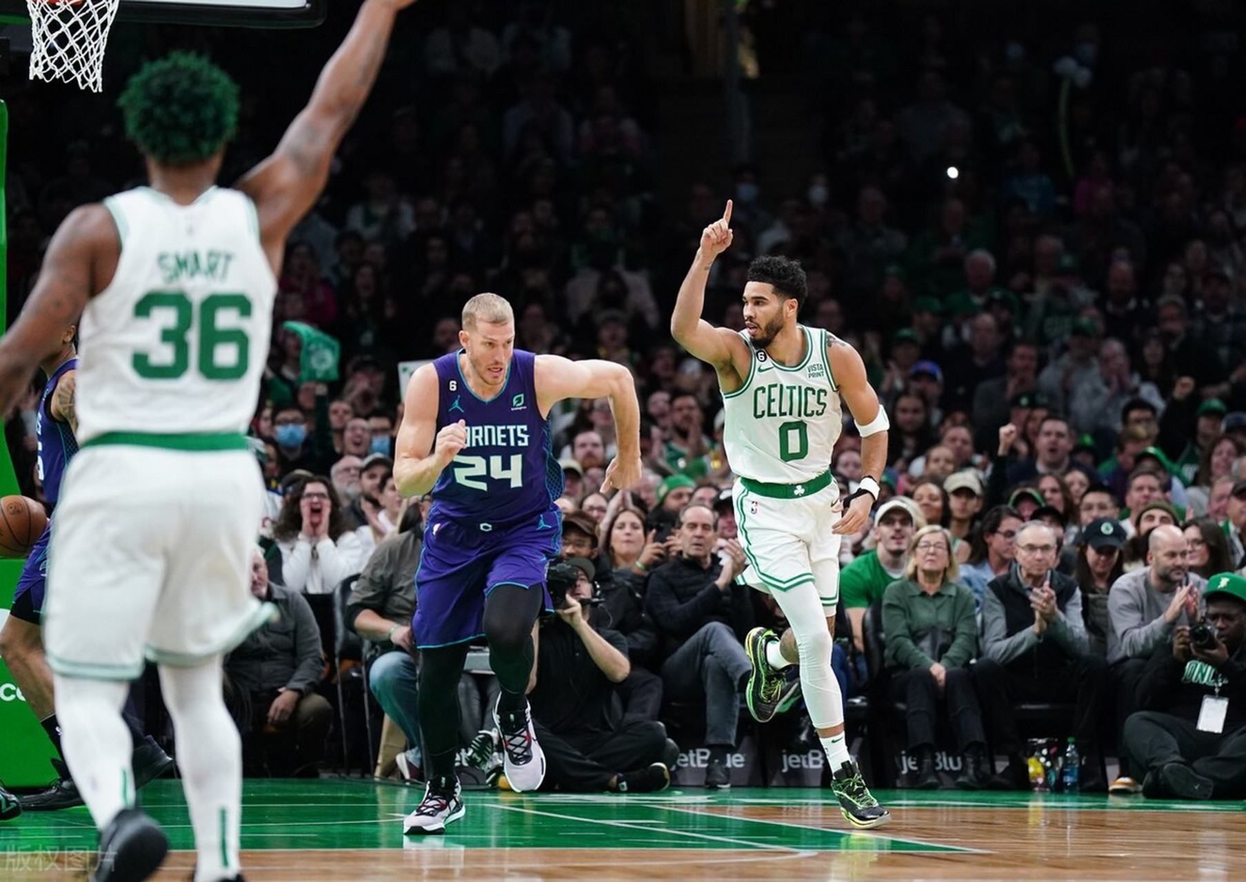 爱游戏在线-篮网队主场大胜黄蜂，取得两连胜