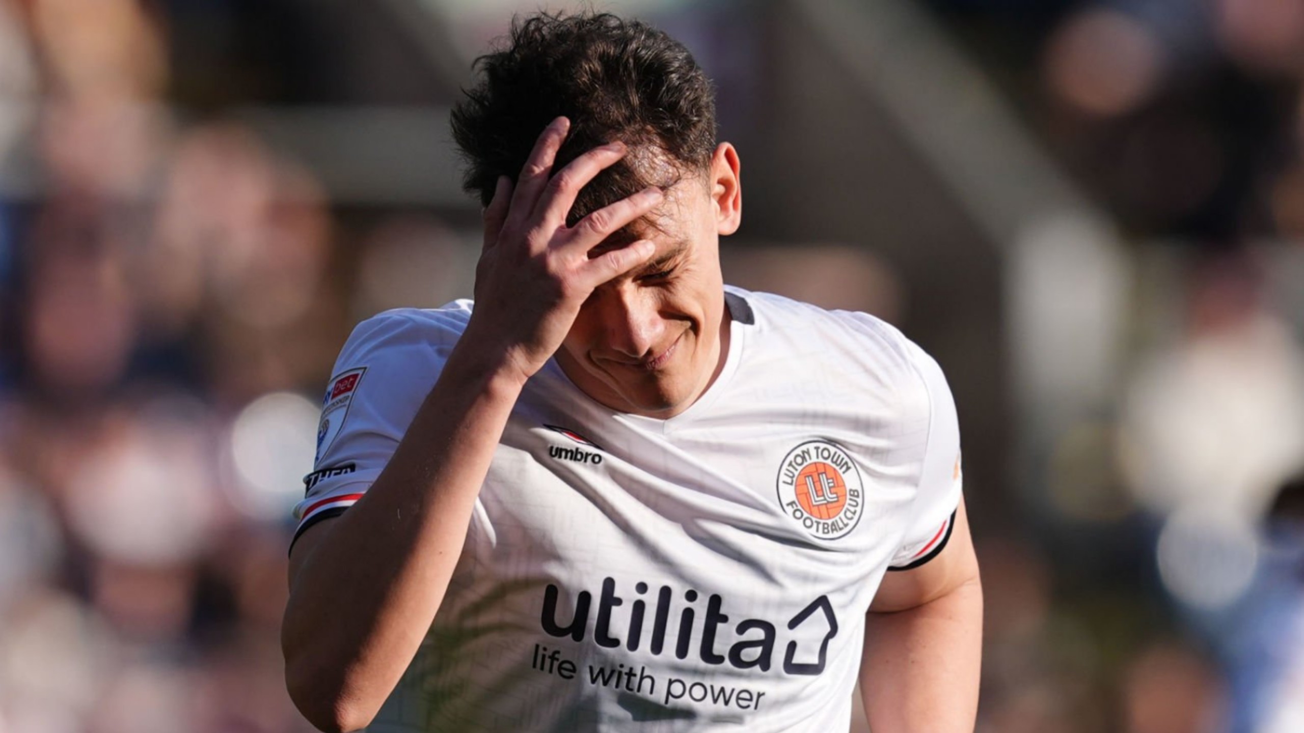 爱游戏app-关于卢顿逆转桑德兰，英超保级夺冠热路再启的信息