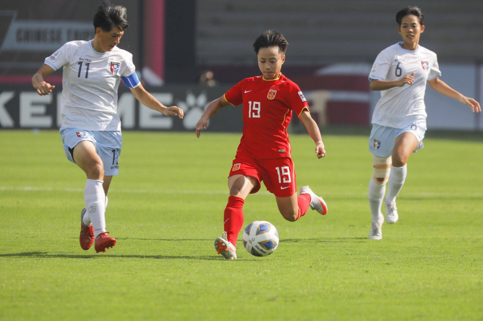 女足国家队备战决赛,训练强度明显增加 女足国家队备战决赛,训练强度明显增加