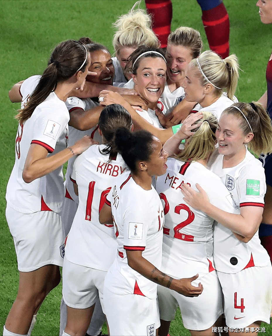 法国女足队员在友谊赛中展现出色表现！