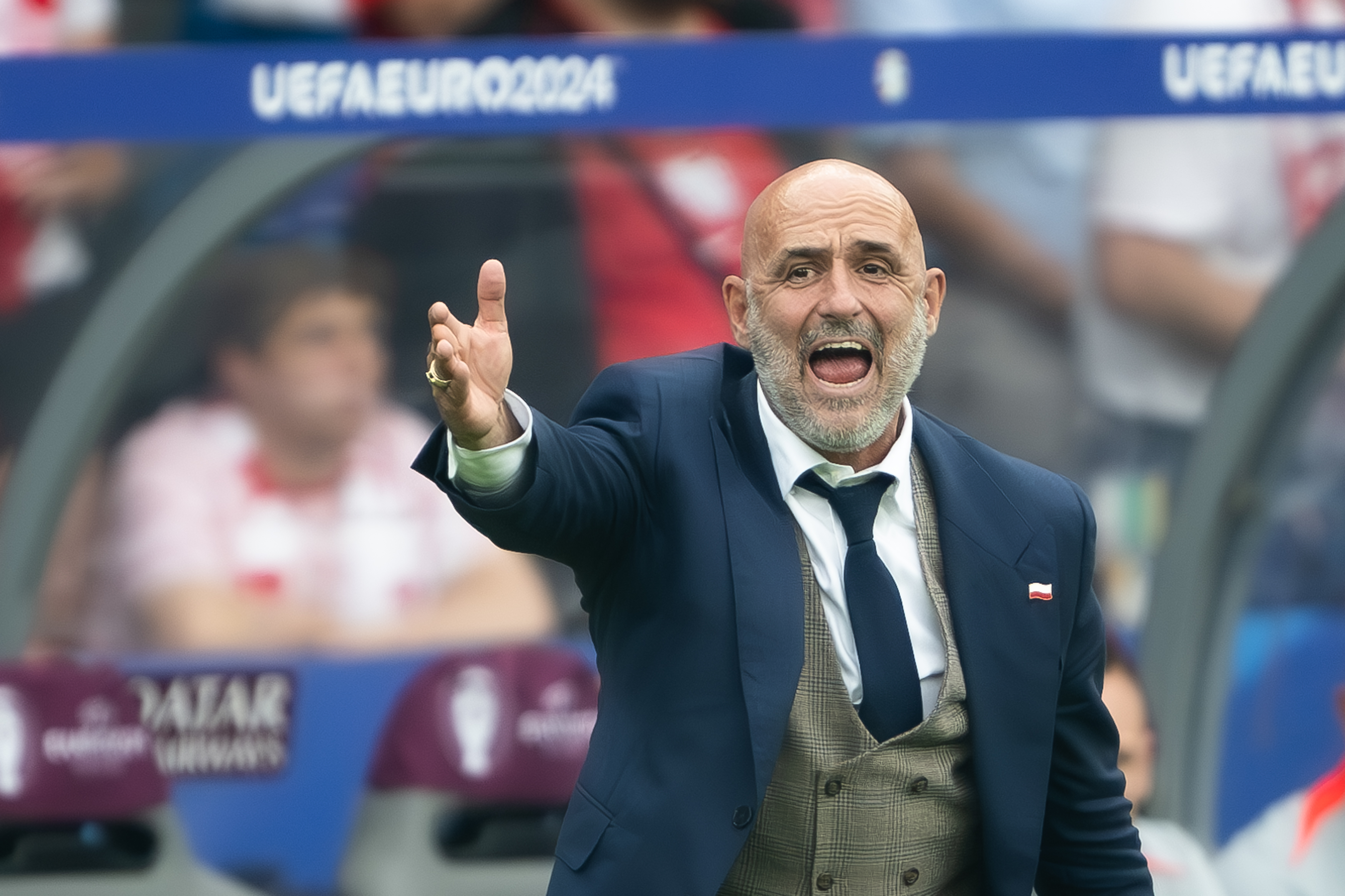 包含莱万特险胜对手，展现出色表现的词条