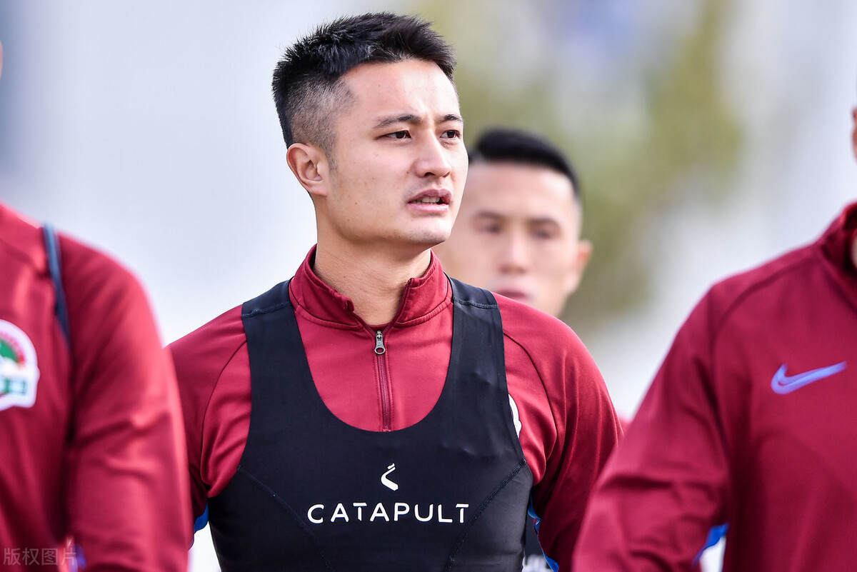 爱游戏在线登录-建业困境临头，教练员施展策略