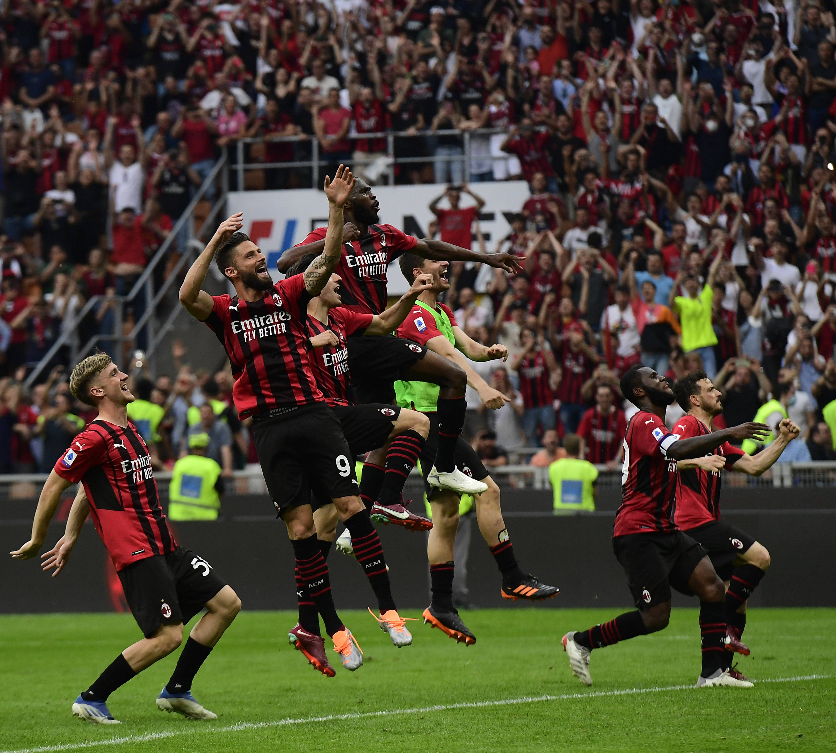 意甲巨星:国际米兰对阵AC米兰 意甲巨星:国际米兰对阵AC米兰