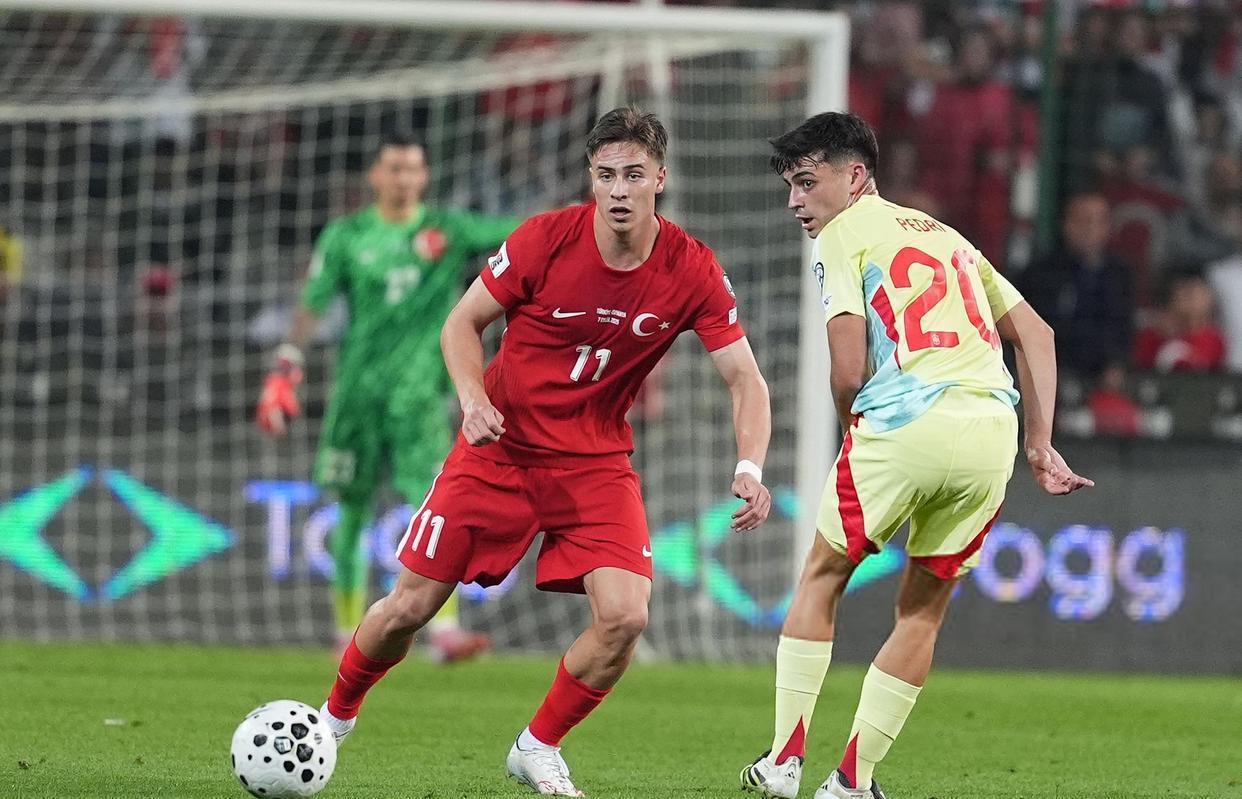 土耳其国家队神奇晋级欧洲杯半决 土耳其国家队神奇晋级欧洲杯半决