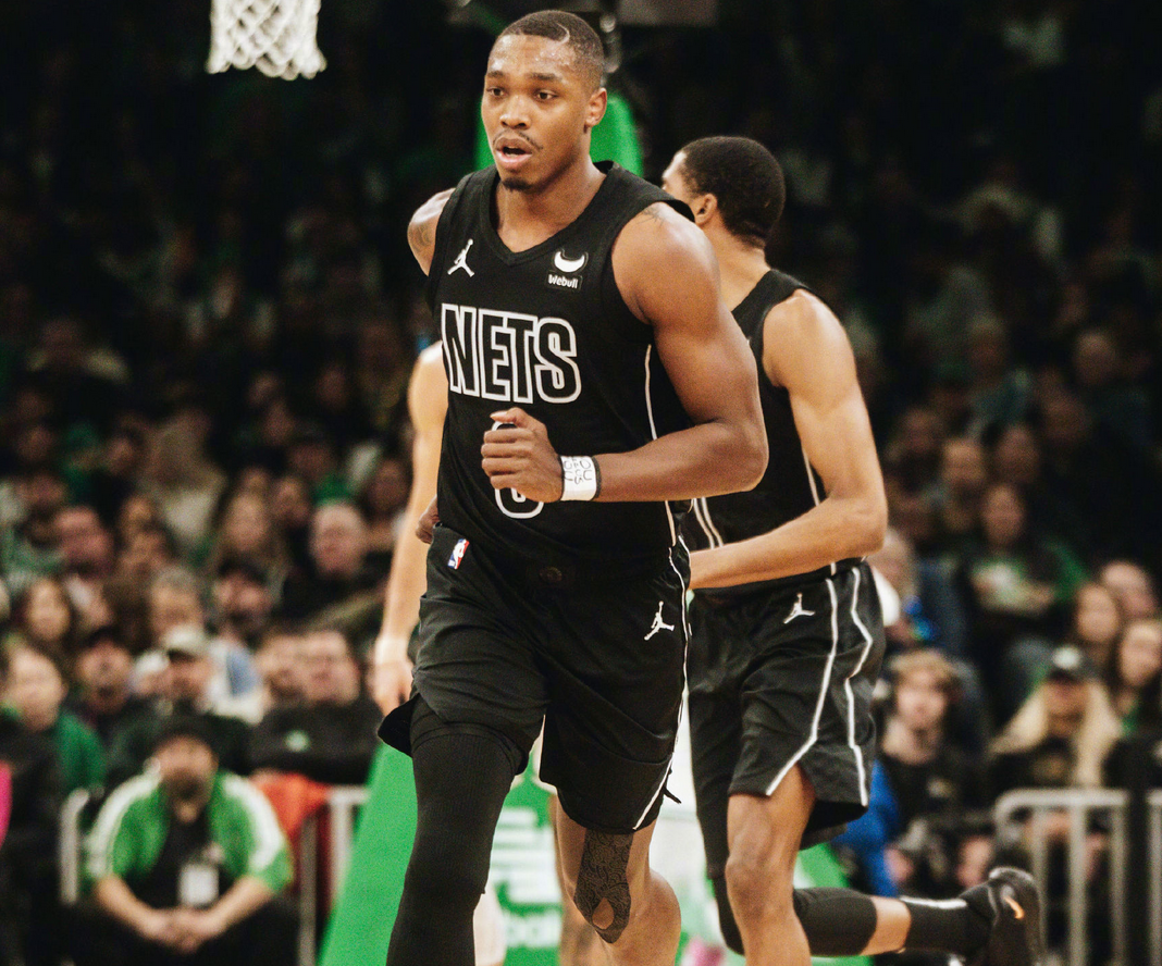 巴斯城主场逆袭，豪取三分